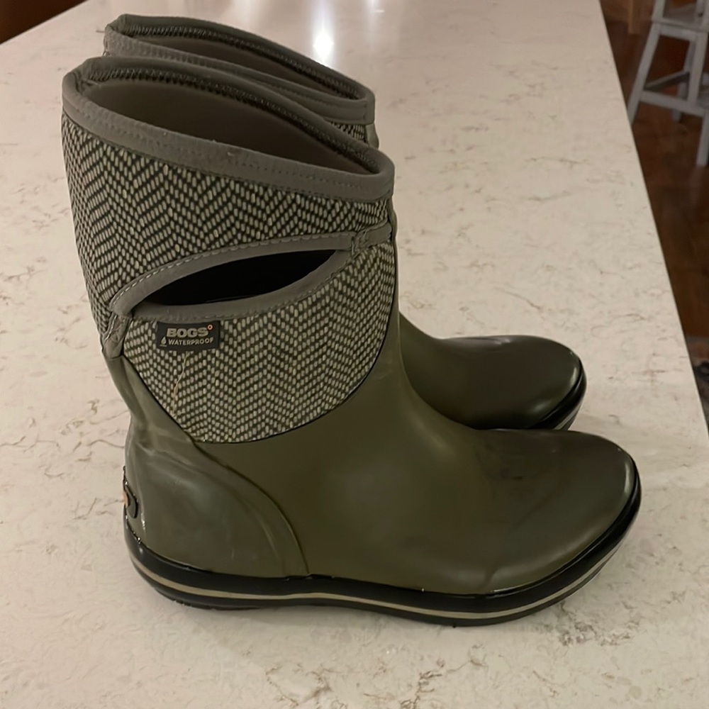 Bogs winter boots - size 9